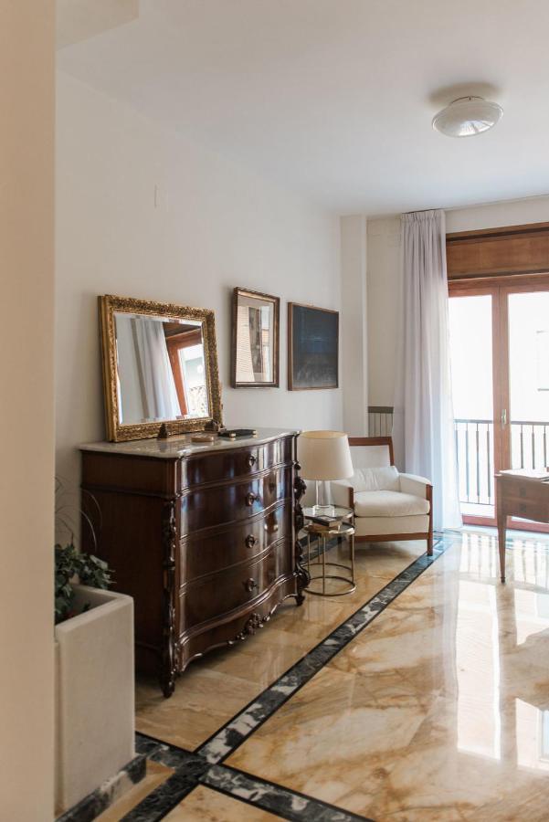 Starhost - Golden Apartments Salerno Exterior foto